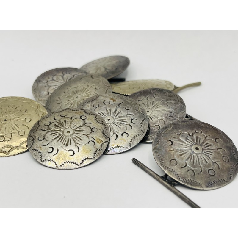 Platería antigua española y botones de indumentaria tradicional